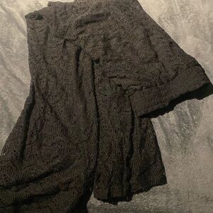 Shorts with lacy leg covering